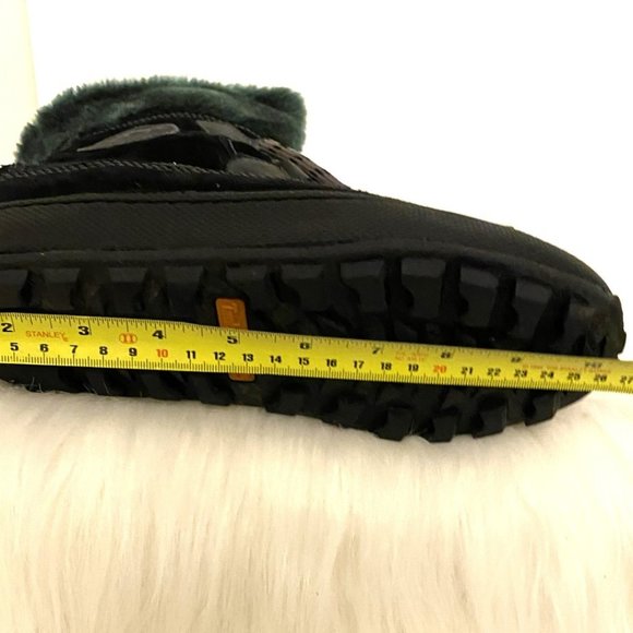 Timberland Women's Suede Winter Fuzzy Mukluk Boots Black size 7M - Picture 10 of 13